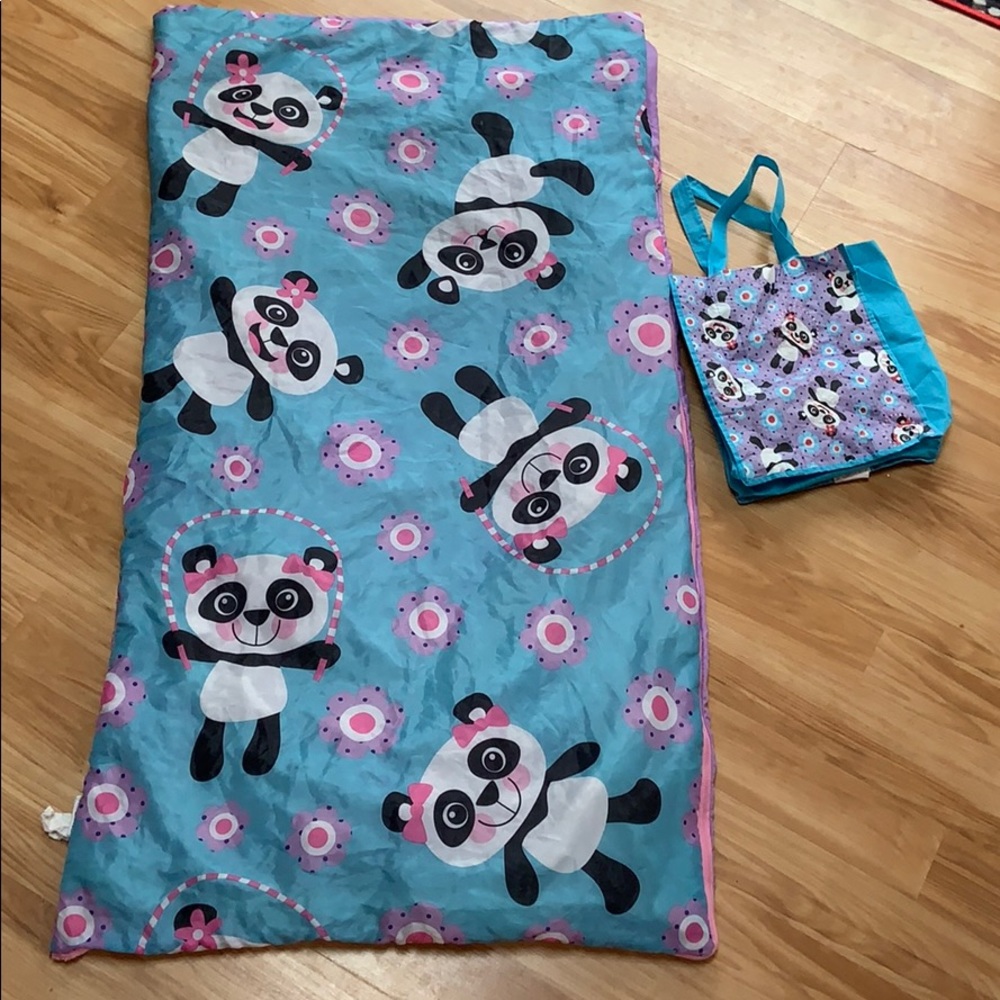 Girls reversible sleeping bag with tote to carry